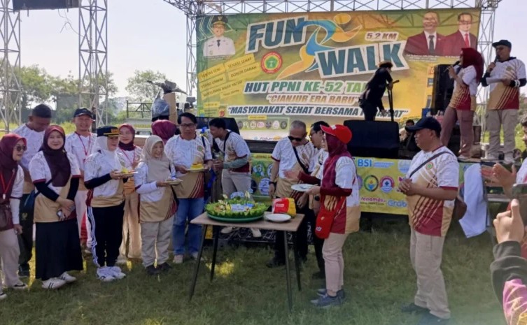 HUT PPNI Ke-52 di Kab Cianjur Gelar Fun Walk, Asep Solihat: Untuk Kebersamaan Antar Perawat