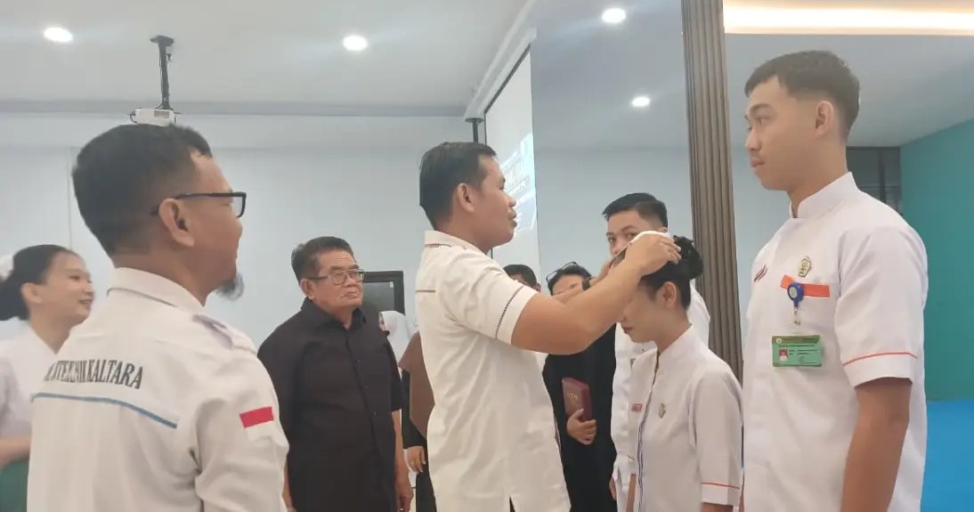 PSIK Politeknik Kaltara Gelar Caping Day: Tonggak Penting Calon Perawat Sebelum Menuju Praktik Klinik