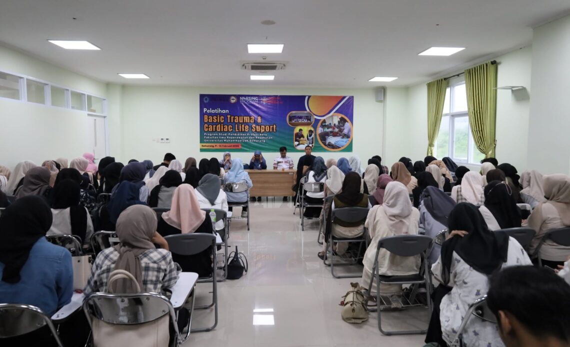 Unimus Semarang Gelar Pelatihan BTCLS 118 : Penguatan Kompetensi Kegawatdaruratan