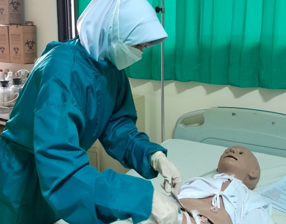 Kendala Ekonomi Tak Menghalangi Sulis Anak Petani Garut Jemput Mimpi Jadi Perawat